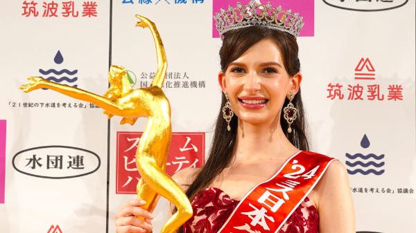 Novou Miss Japonsko se stala dívka původem z Ukrajiny s evropskými rysy: Jak smutný den pro Japonsko, míní místní